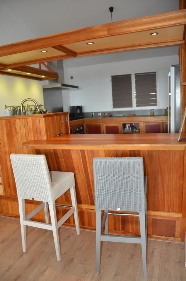 Au Claire De L'Eau Apartment Saint-Leu Luaran gambar
